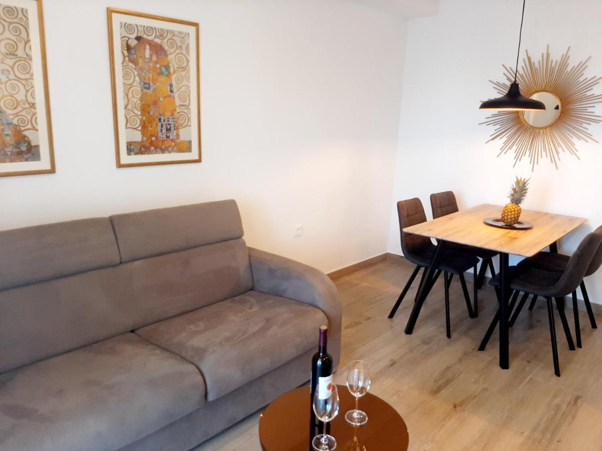 Apartments Tonkita With Jacuzzi Makarska Luaran gambar