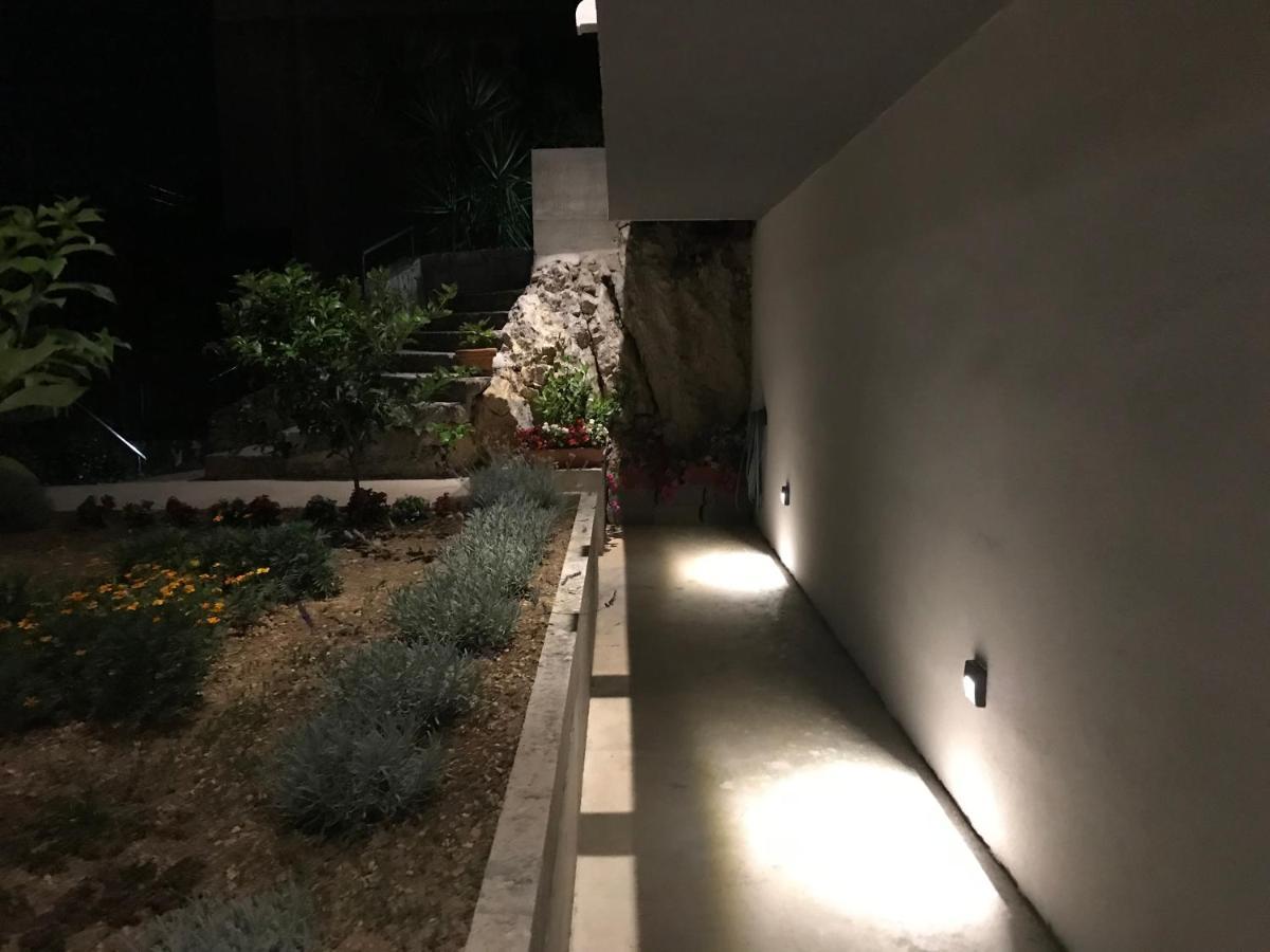 Apartments Tonkita With Jacuzzi Makarska Luaran gambar