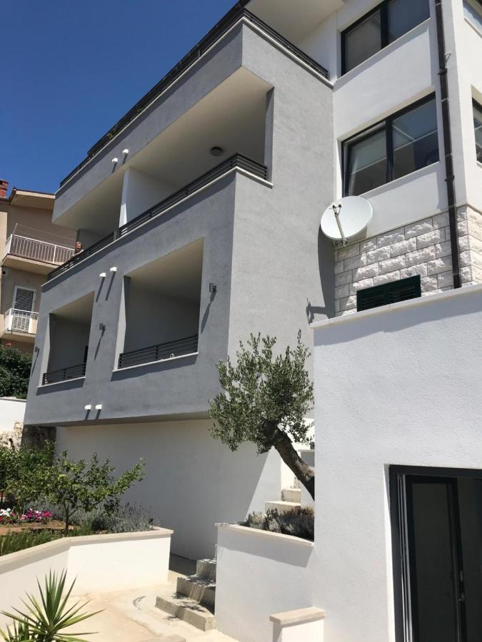 Apartments Tonkita With Jacuzzi Makarska Luaran gambar